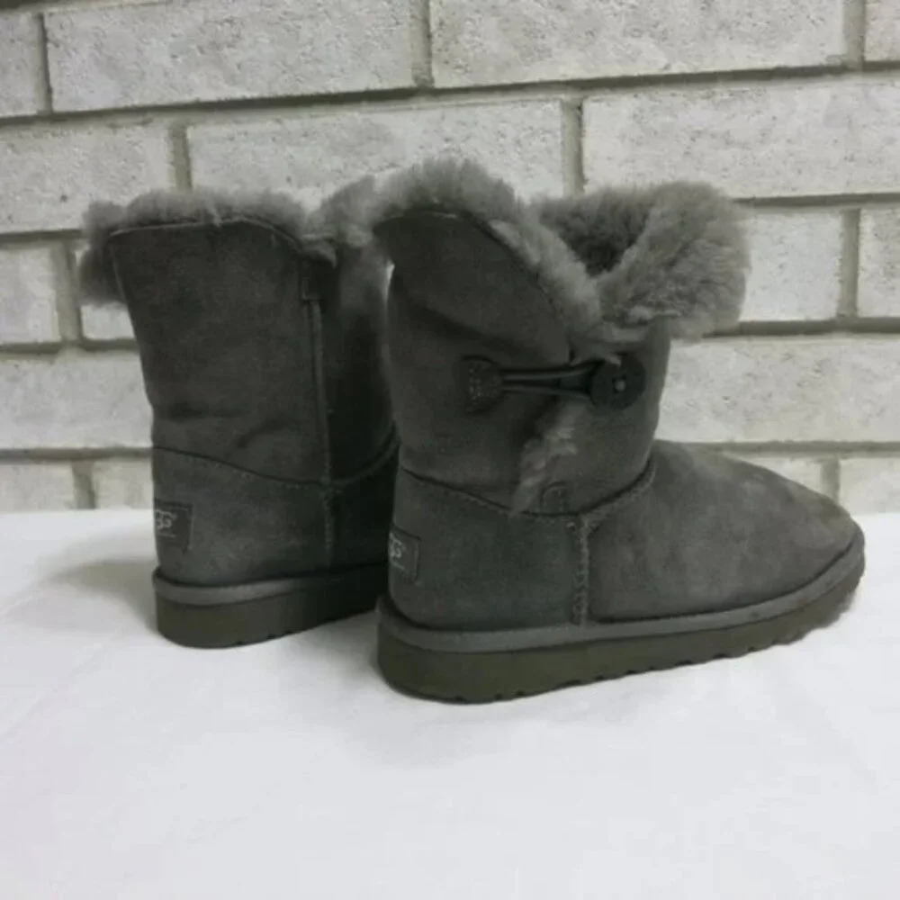 UGG Insulated Winter Boots #5991 Australia Kid's Winter Footwear Boot Shoes Sz 4